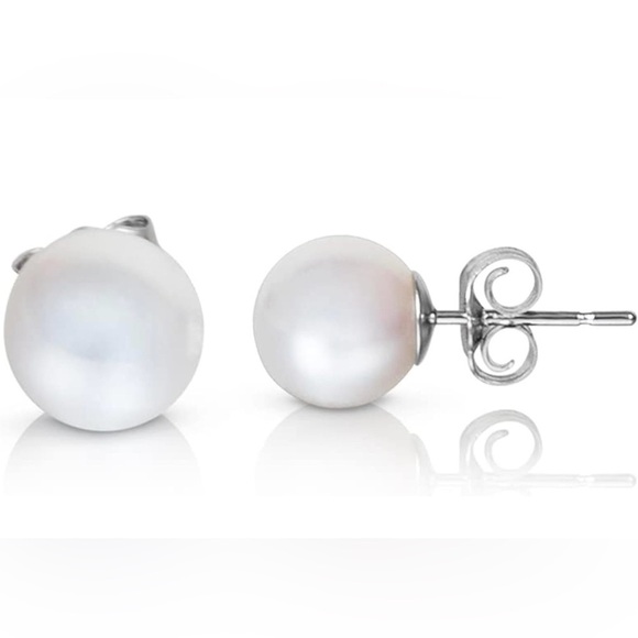 Sable & Red Jewelry - 8mm Freshwater Pearl Stud Earrings | Classic White | Lightweight